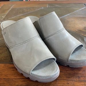 Sorel Joanie II wedge slide (green) size 9